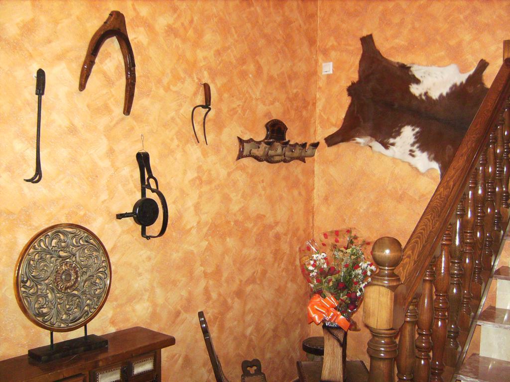 Отель Hostal La Aldaba Монтеарагон Экстерьер фото